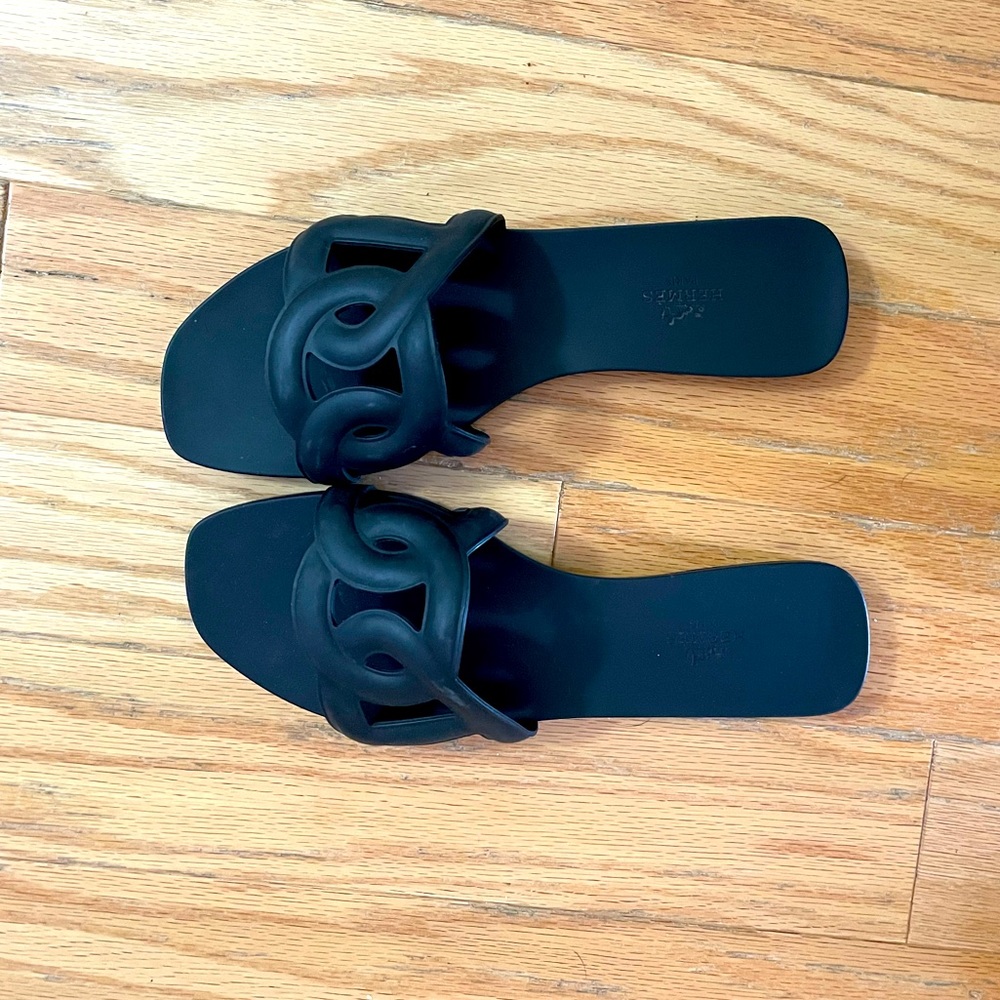 Hermès aloha black rubber sandals